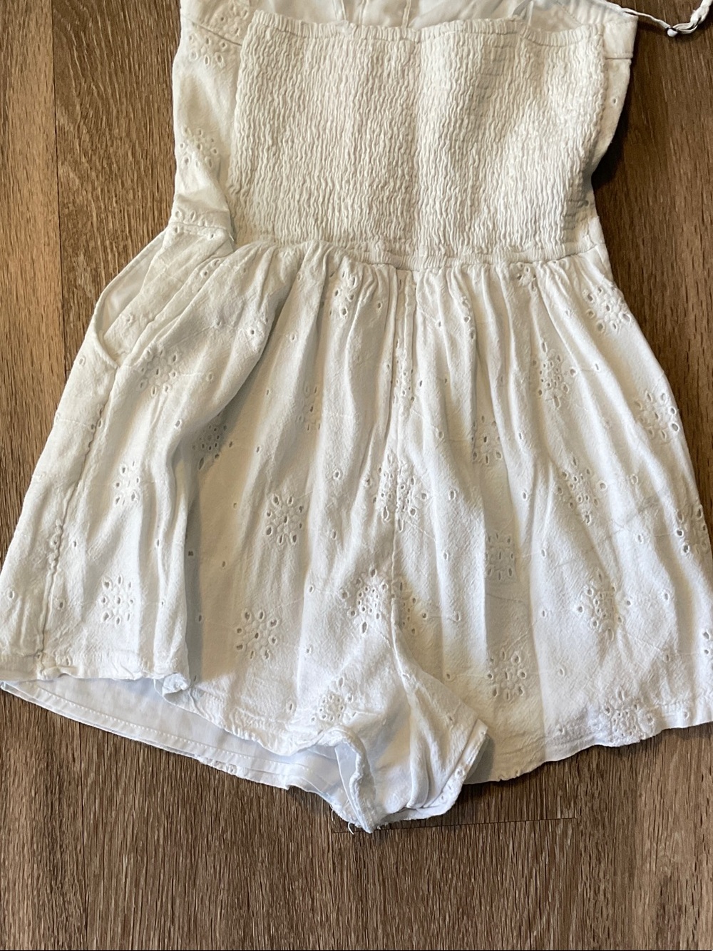 Hollister White Eyelet Button Romper - Picture 6 of 7